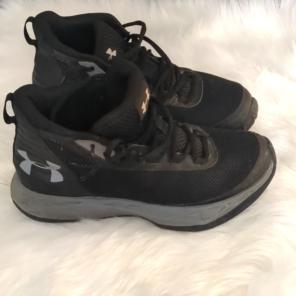 Under Armour Basketball Sneakers 3.5Y